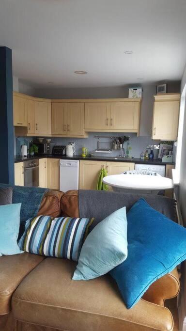 Galway City Lovely 2 Bed Apartment Bagian luar foto