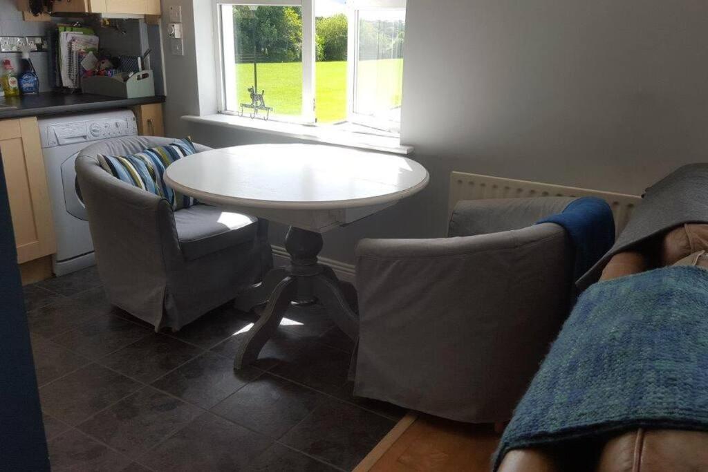 Galway City Lovely 2 Bed Apartment Bagian luar foto