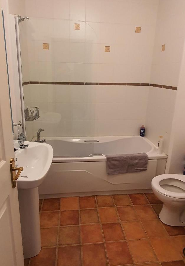 Galway City Lovely 2 Bed Apartment Bagian luar foto